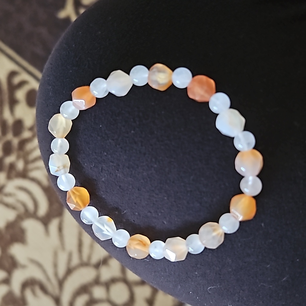 Faceted sunstone & round moonstone beaded stretch bracelet
